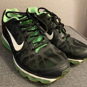 NIKE AIR MAX SIZE 8.5. GREEN/BLACK. GENTLY USED.